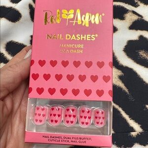 Red Aspen Heart Nail Dashes Set in “I’ll Always Love You, Wendy”